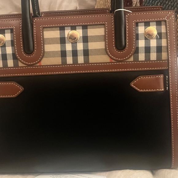 Small Burberry Title Bag. Crossbody and Handle Bag - Picture 4 of 16